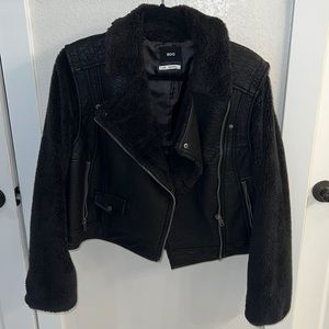 Like new faux leather and Sherpa sleeve jacket.
